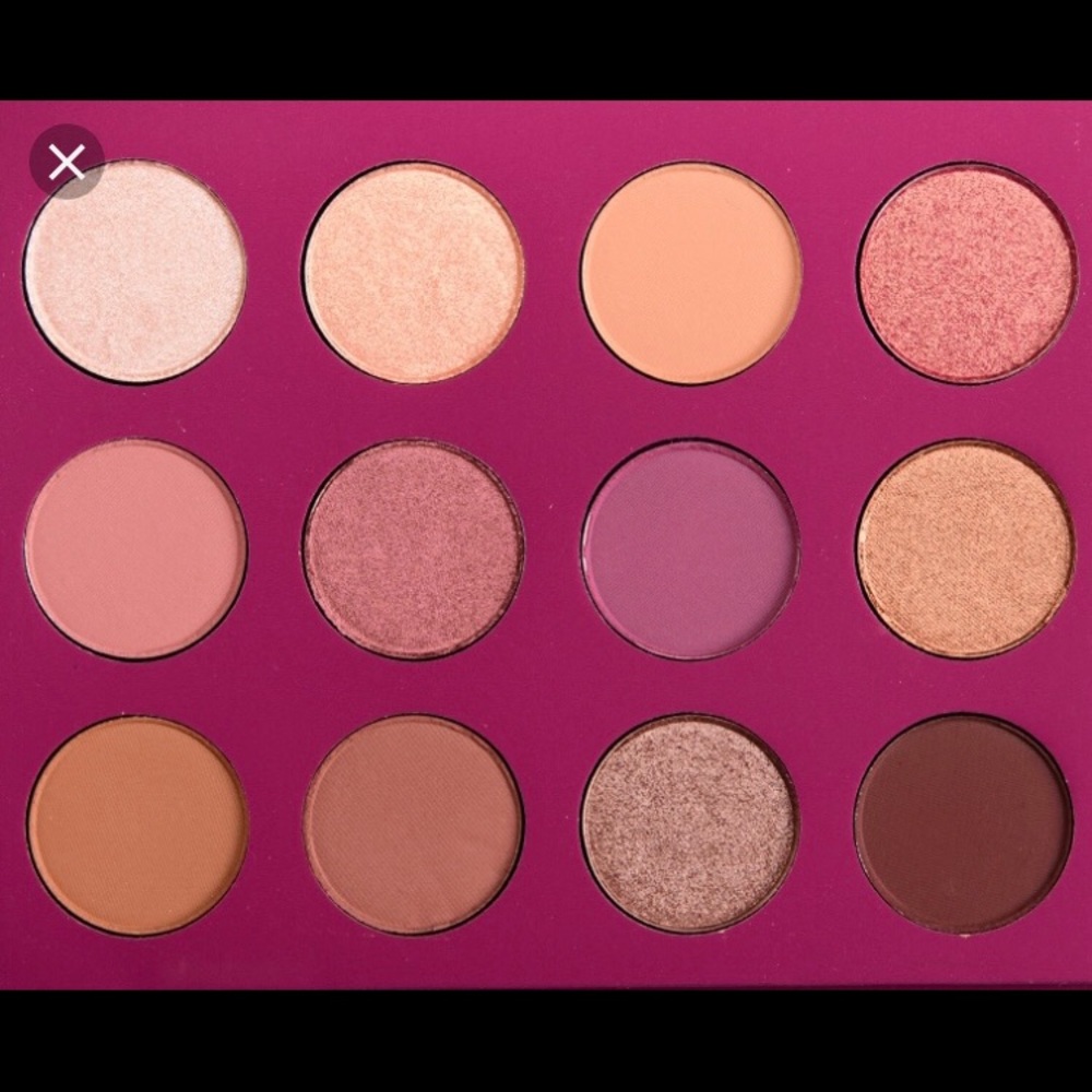 Colourpop eyeshaddow palette